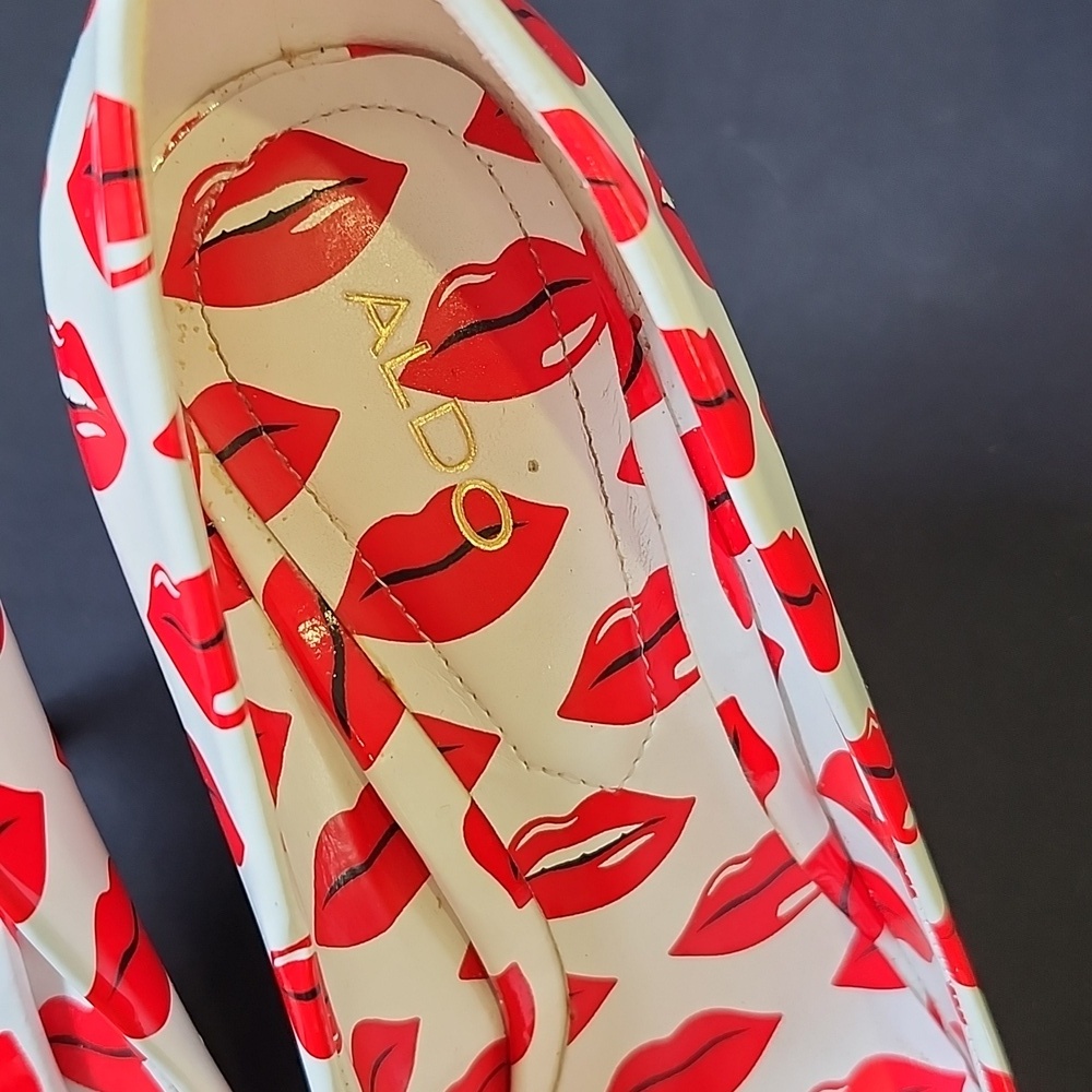 ALDO Stessy Red Lip Pattern Patent Leather 4" Heels Size 6.5 Fun Sexy Party - Picture 6 of 9